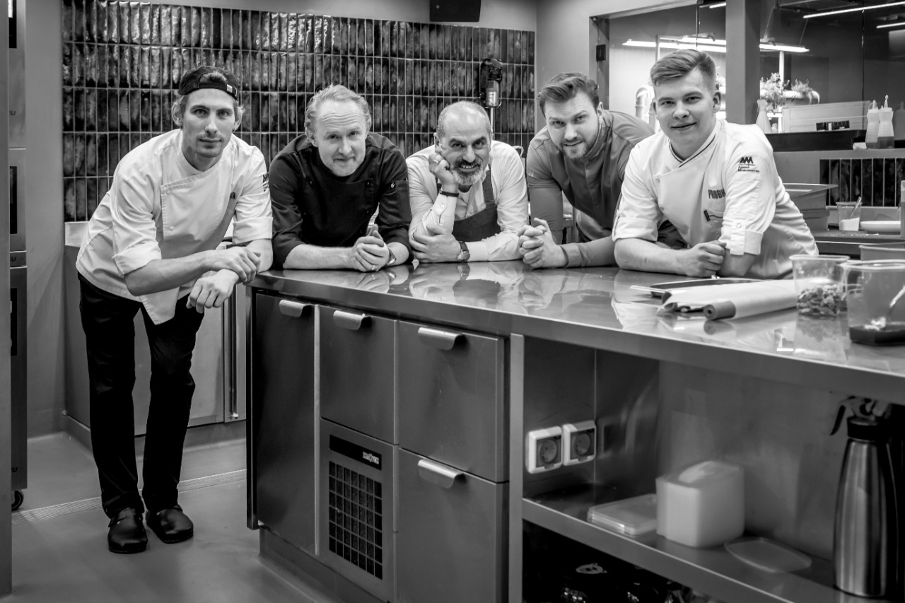 Dark Kitchen (7).jpg