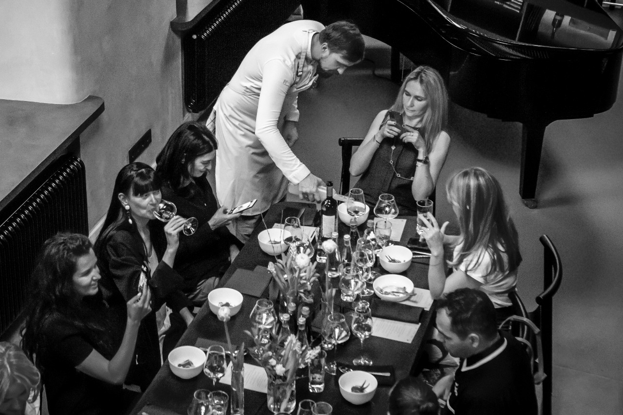 Dark Kitchen (6).jpeg