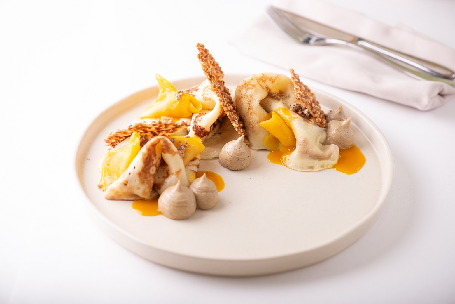 Блины с крабом гуакамоле и соусом голландез 1.jpg