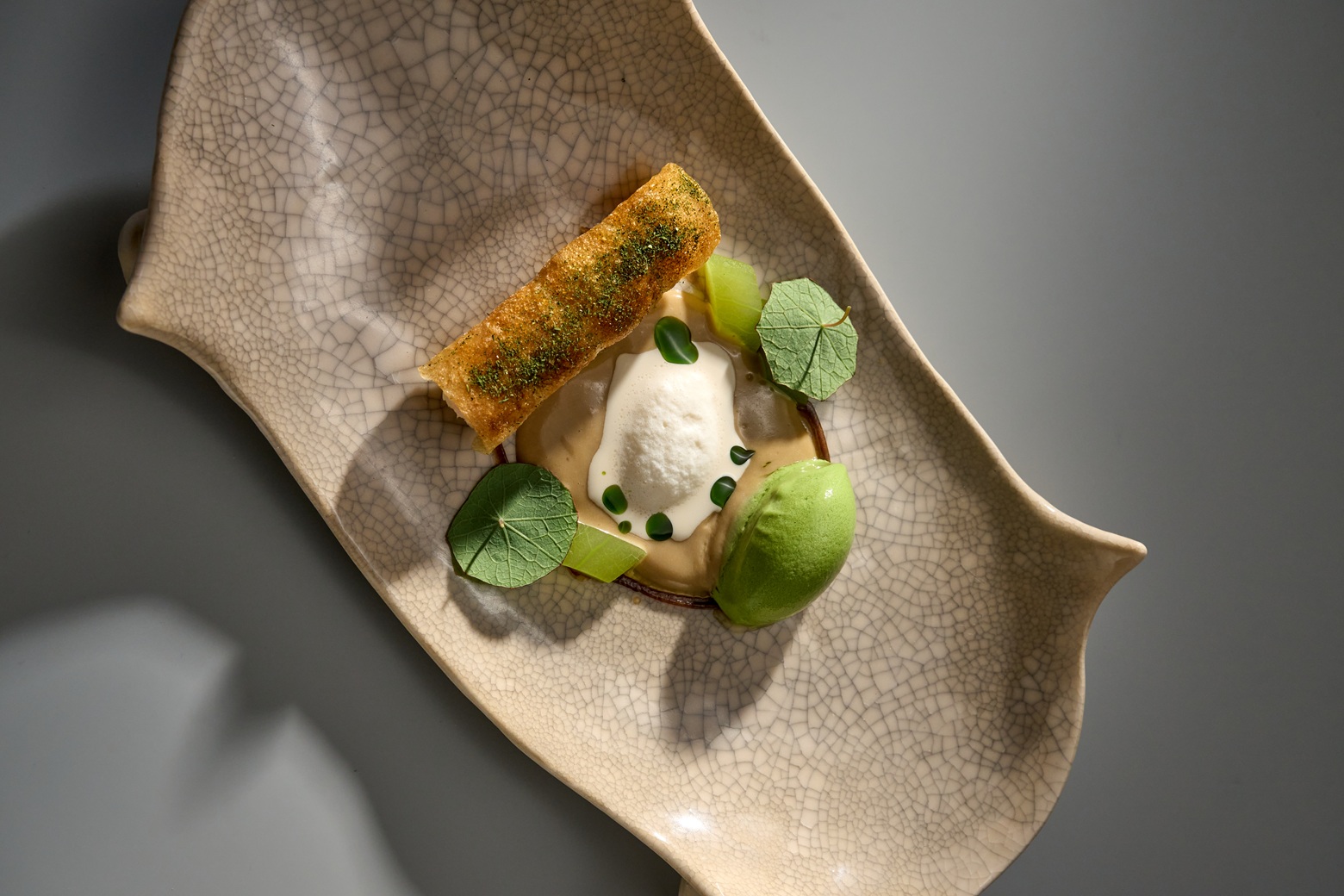 Тартар из мурманской креветки с грибной карамелью и укропом.jpg