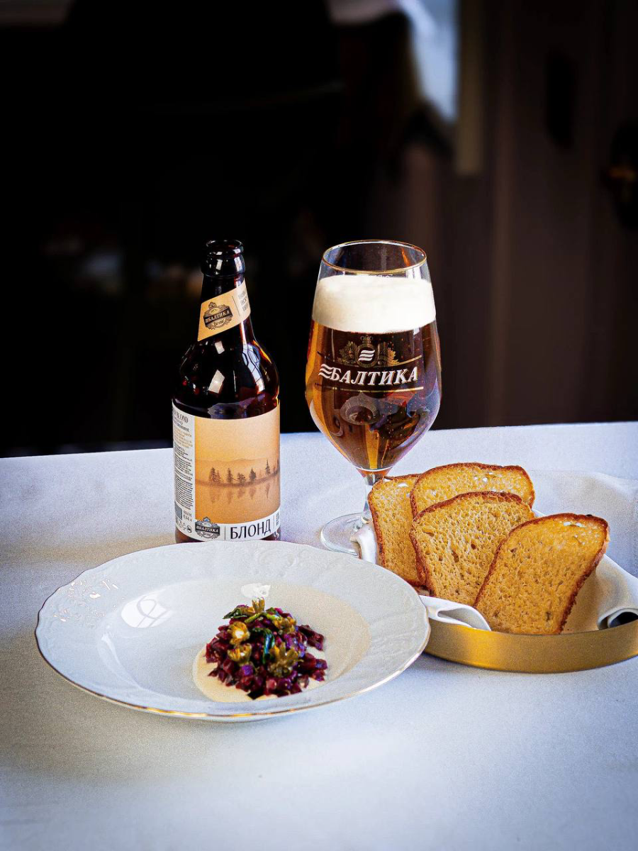 Балтика Brew Blond с сердцем оленя по-татарски с луковыми хлебцами.png