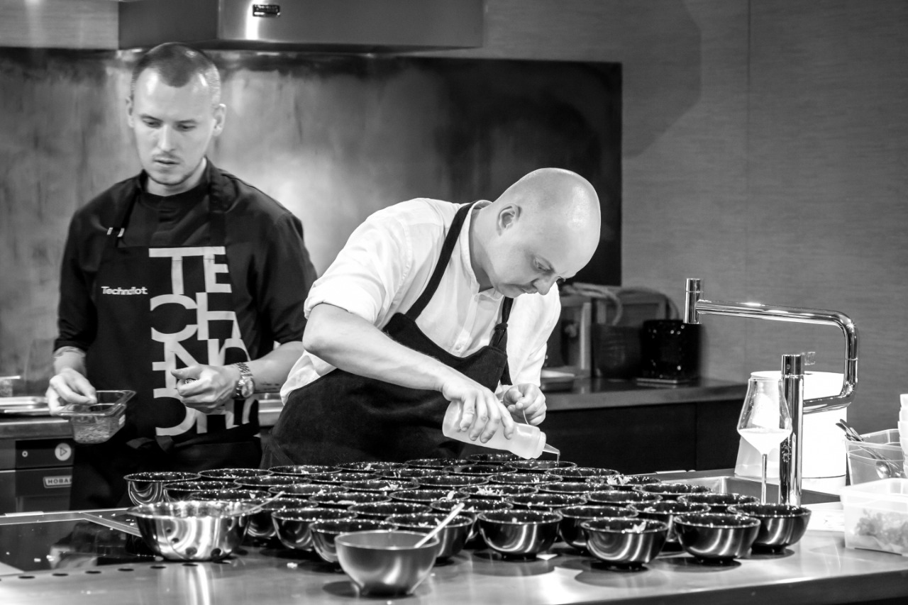 Dark Kitchen (3).jpeg